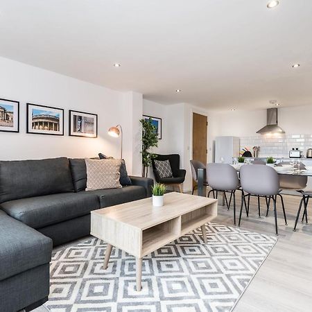 Host Apartments - Contemporary 3 Bed Apt With Balcony - Perfect For Long Stays Liverpool Kültér fotó