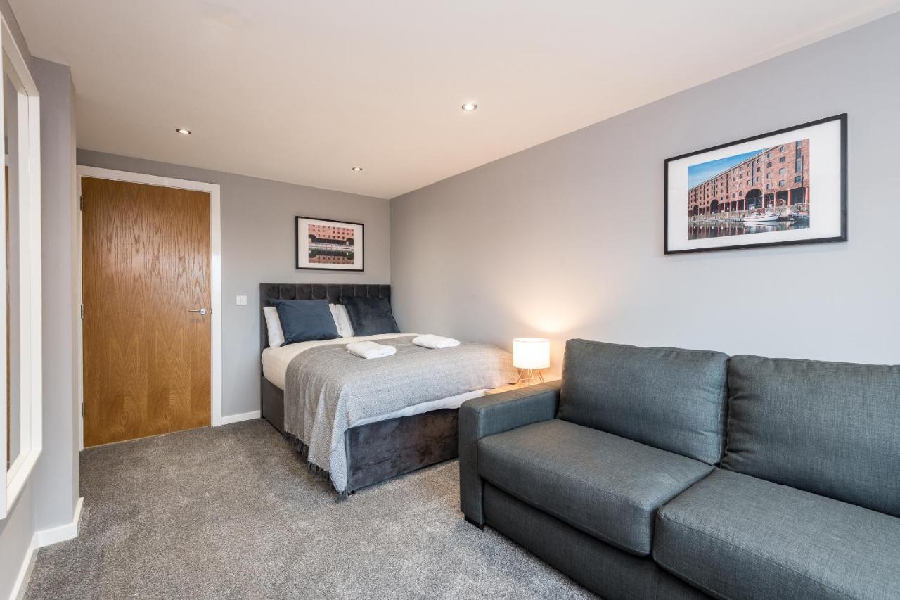 Host Apartments - Contemporary 3 Bed Apt With Balcony - Perfect For Long Stays Liverpool Kültér fotó