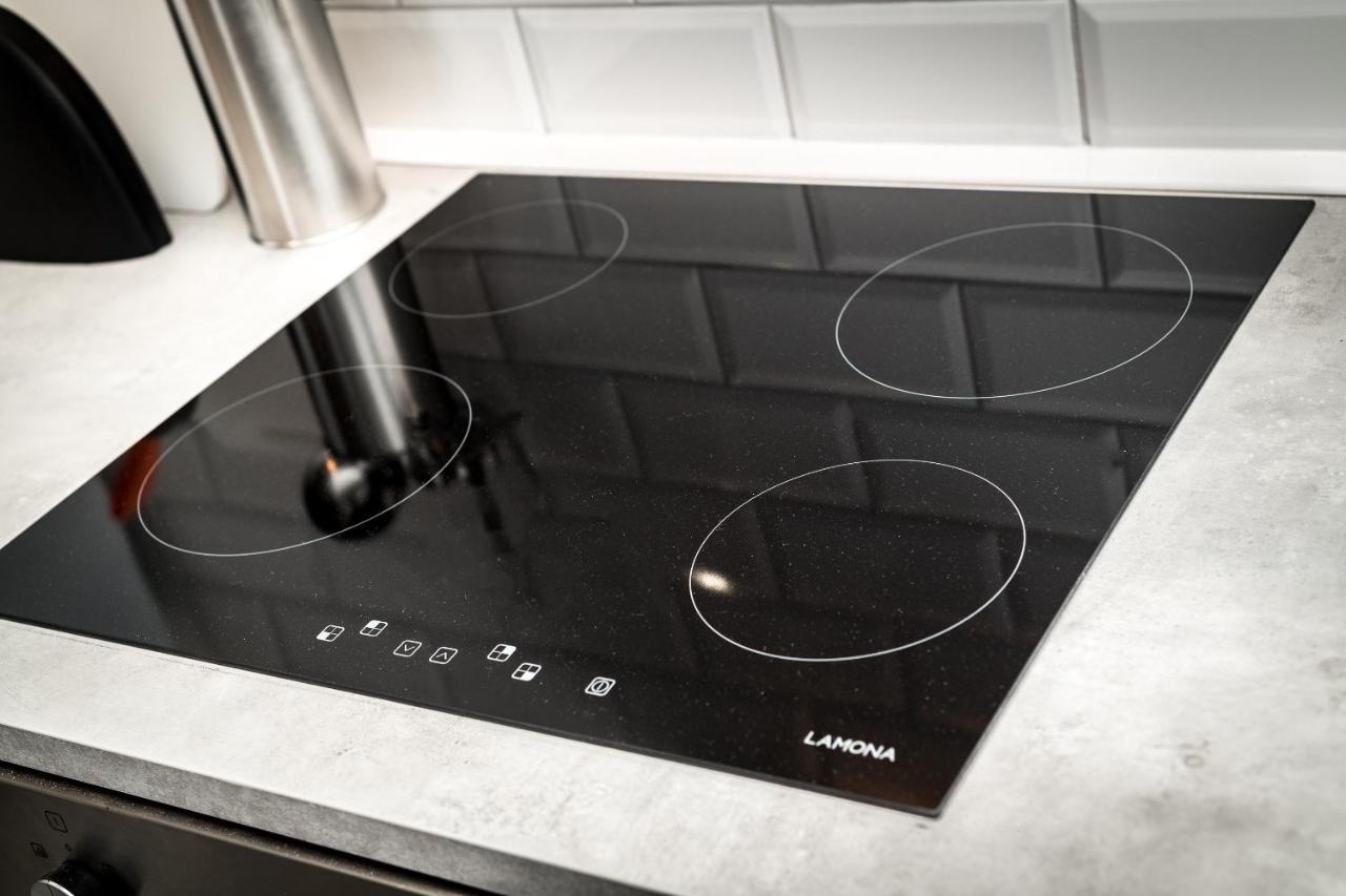 Host Apartments - Contemporary 3 Bed Apt With Balcony - Perfect For Long Stays Liverpool Kültér fotó